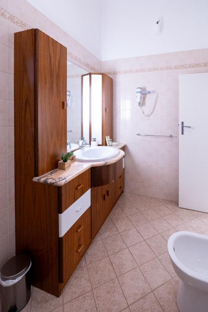 Dea Luxury Casa Vacanze- Zona Chiesa A Trullo - Alberobello Exterior foto